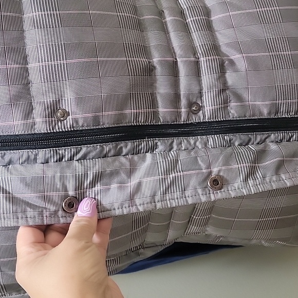 🏷️ Ricki's LARGE  Women's Gray Plaid Puffer Vest Faux Fur 50% Duck Down - Picture 5 of 8